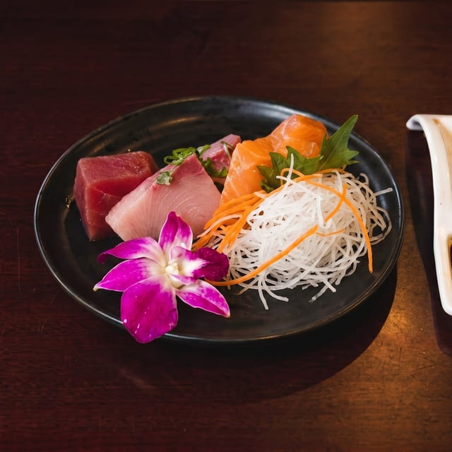 Sashimi Combo.